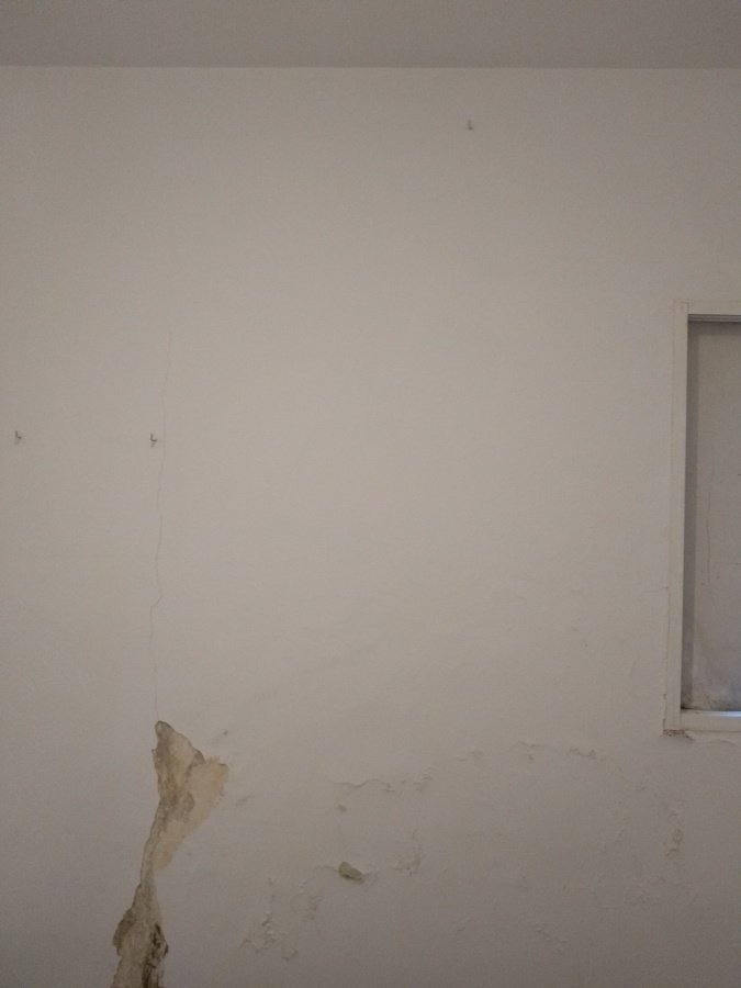 Reparar paredes agrietadas y con humedad