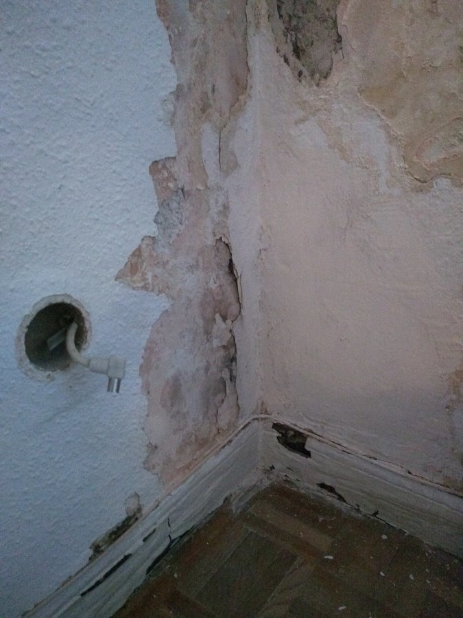 Reparar paredes agrietadas y con humedad