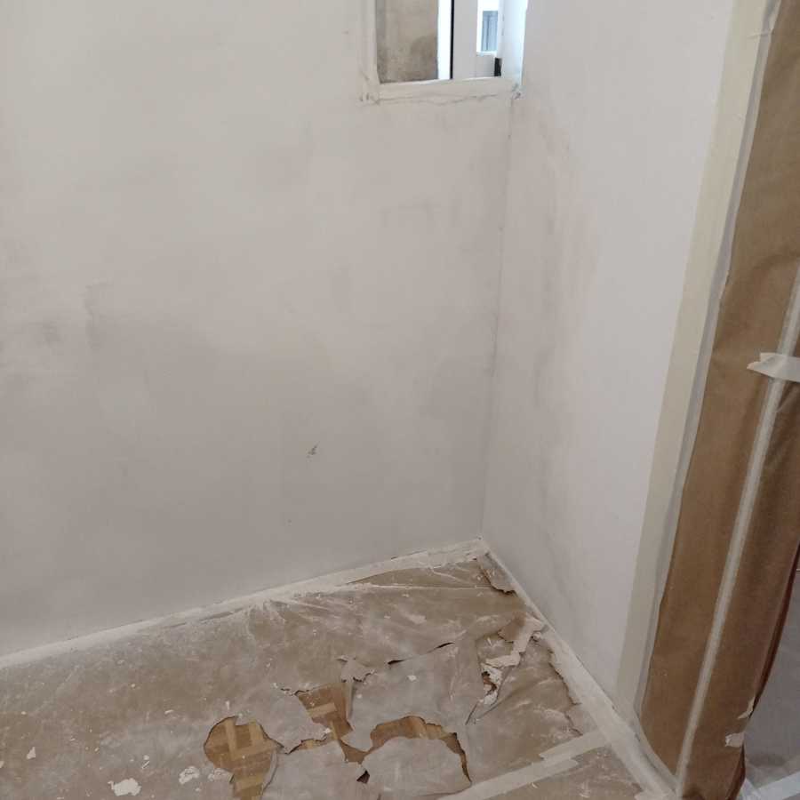 Reparar paredes agrietadas y con humedad