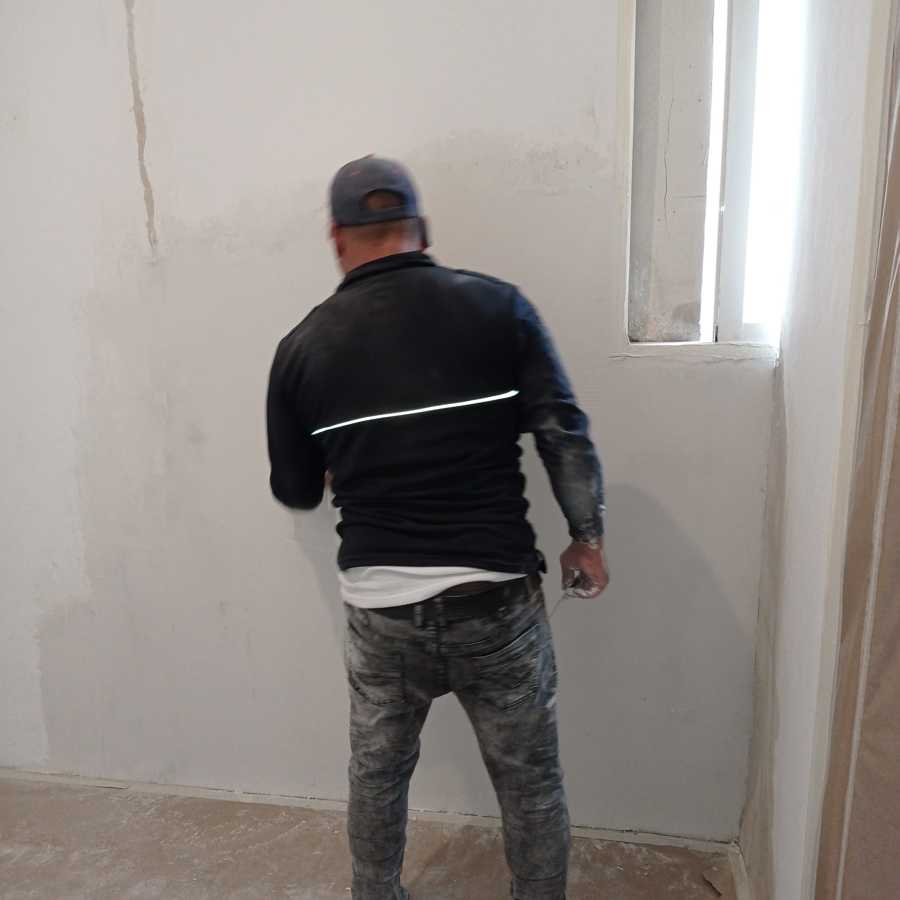 Reparar paredes agrietadas y con humedad