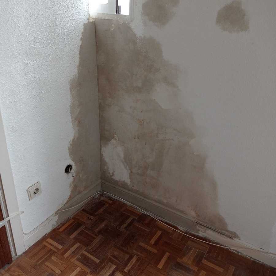 Reparar paredes agrietadas y con humedad