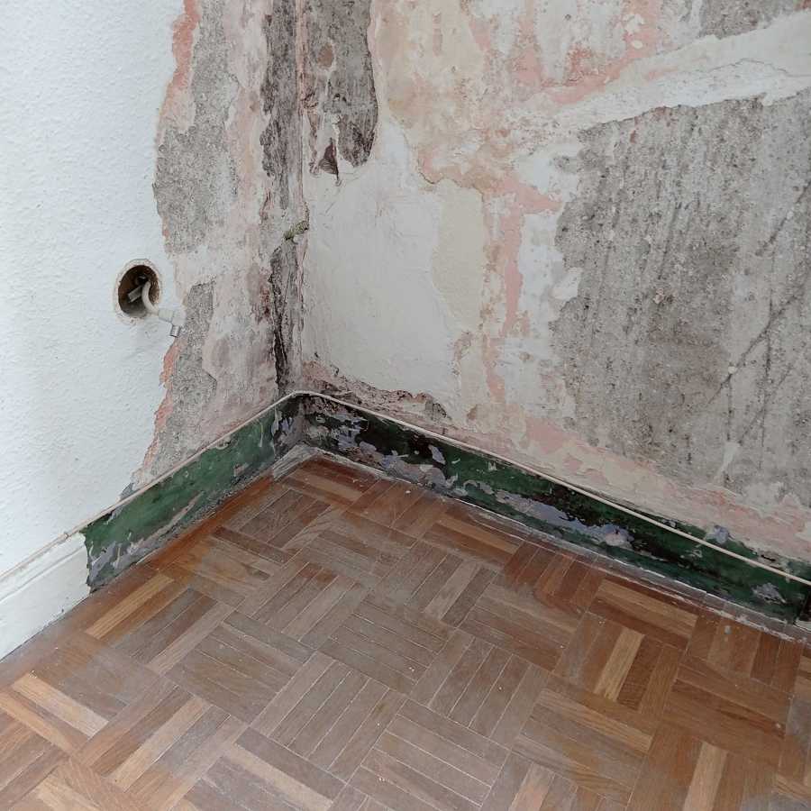 Reparar paredes agrietadas y con humedad