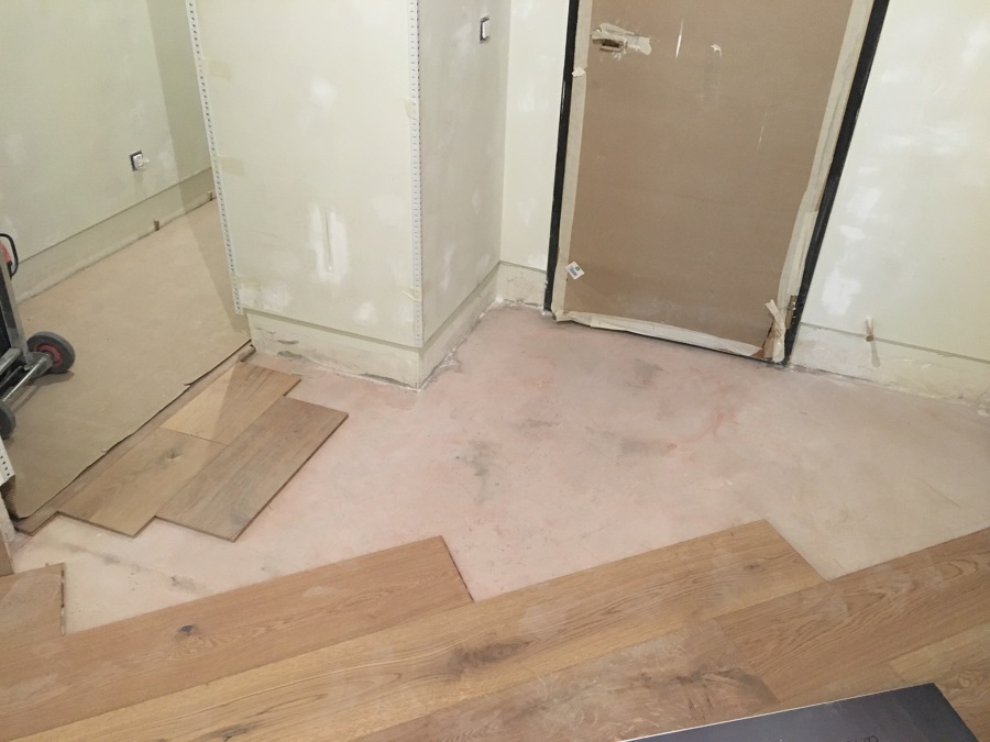 REPARTIENDO LAS JUNTAS DE LA TARIMA