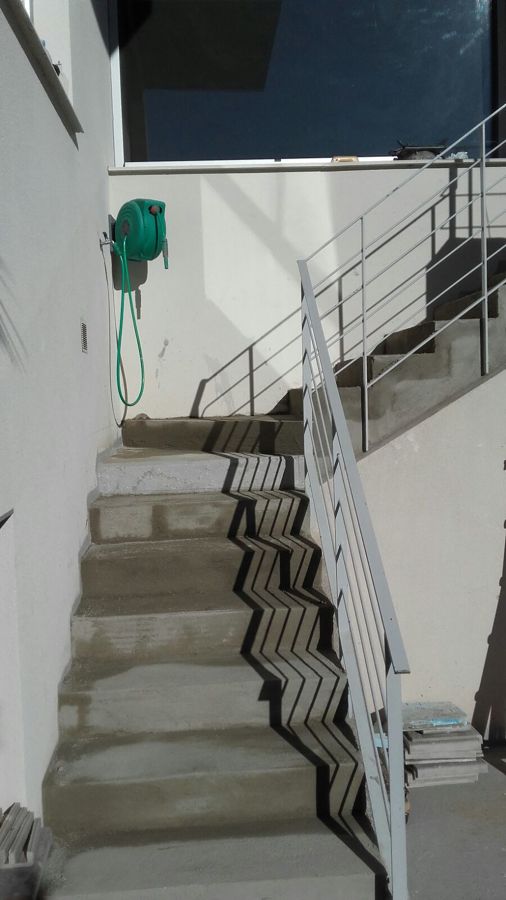 Replanteo de escaleras, que estaban de obra de hormigon y con medidas desiguales