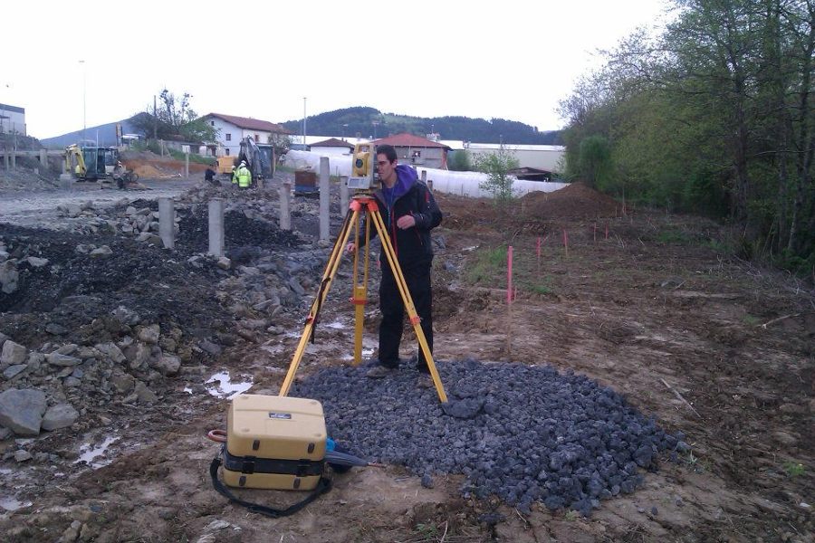 Replanteo de pilotes en Gernika-Lumo.