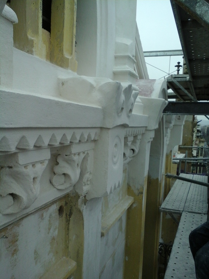 Restauración de ornamenta de fachada
