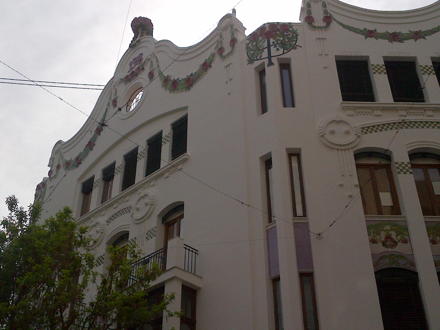 RESTAURACION FACHADA EDIFICIO CASA FERRER, C/ CIRILO AMOROS 29 (VALENCIA - 2012)
