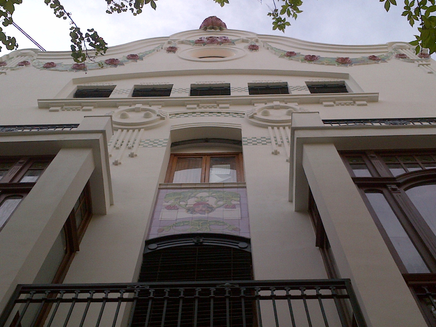 RESTAURACION FACHADA EDIFICIO CASA FERRER, C/ CIRILO AMOROS 29 (VALENCIA - 2012)