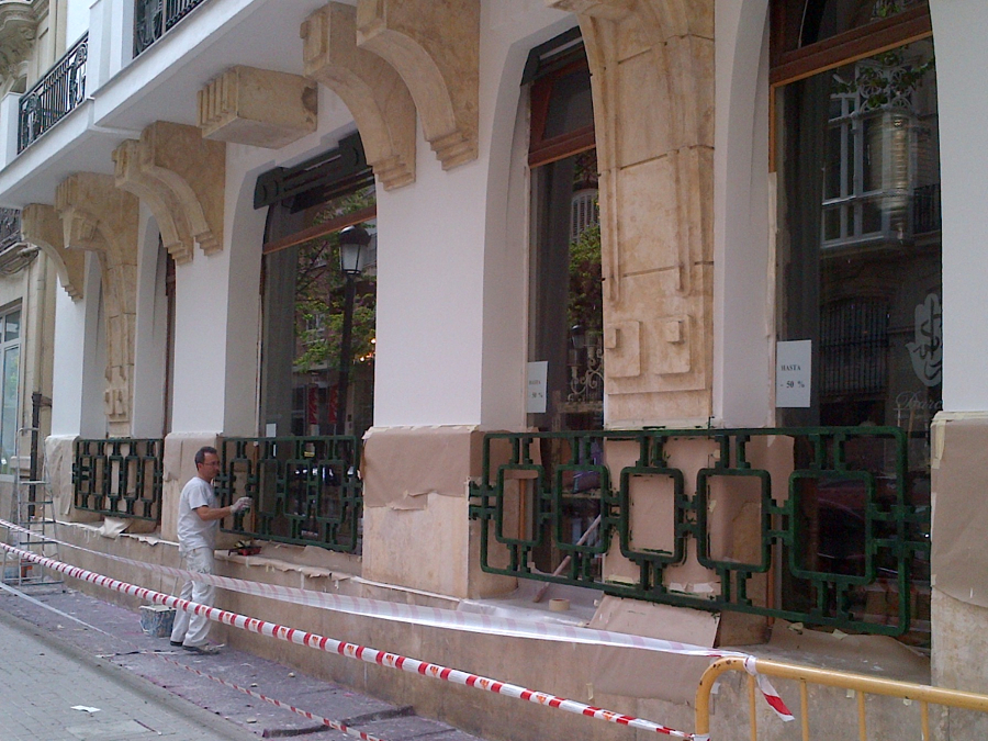 RESTAURACION FACHADA EDIFICIO CASA FERRER, C/ CIRILO AMOROS 29 (VALENCIA - 2012)