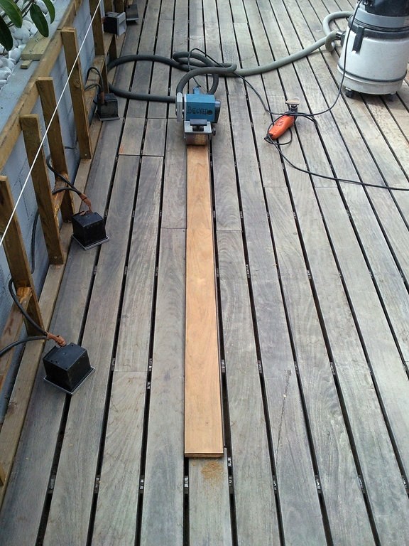 RESTAURACIÓN TARIMA EXTERIOR IPE