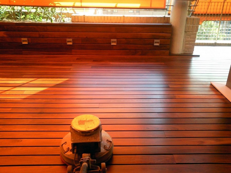 RESTAURACIÓN TARIMA EXTERIOR IPE