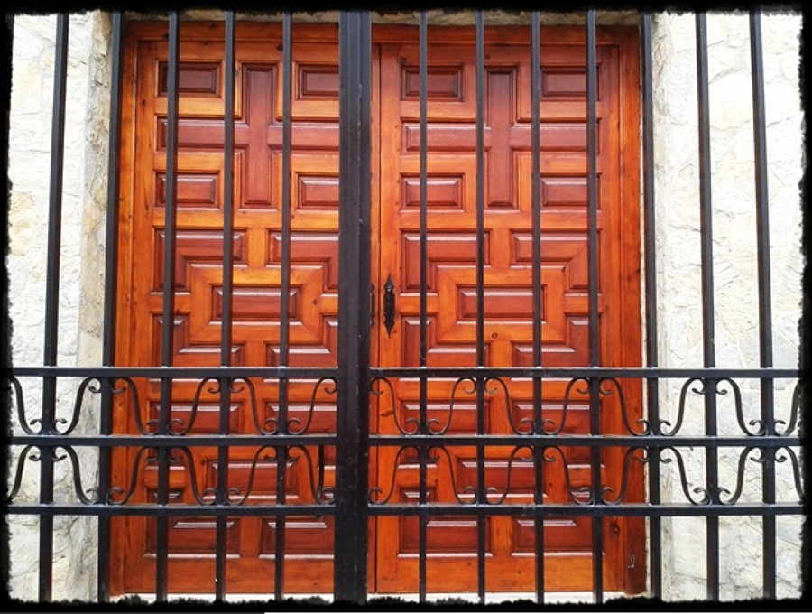 Restaurado de puertas.