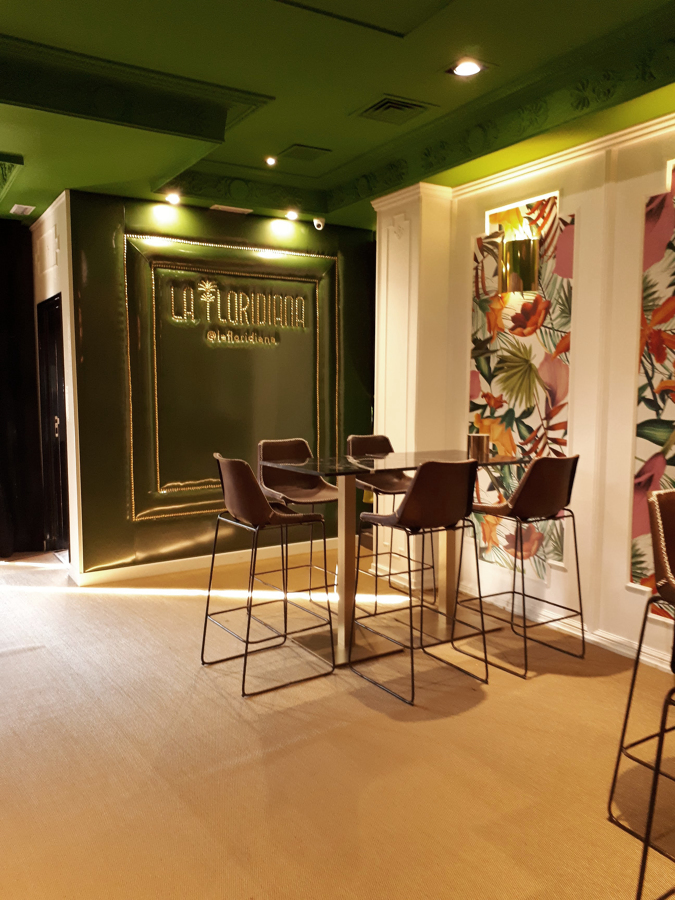 Restaurante: Detalle entrada con photocall