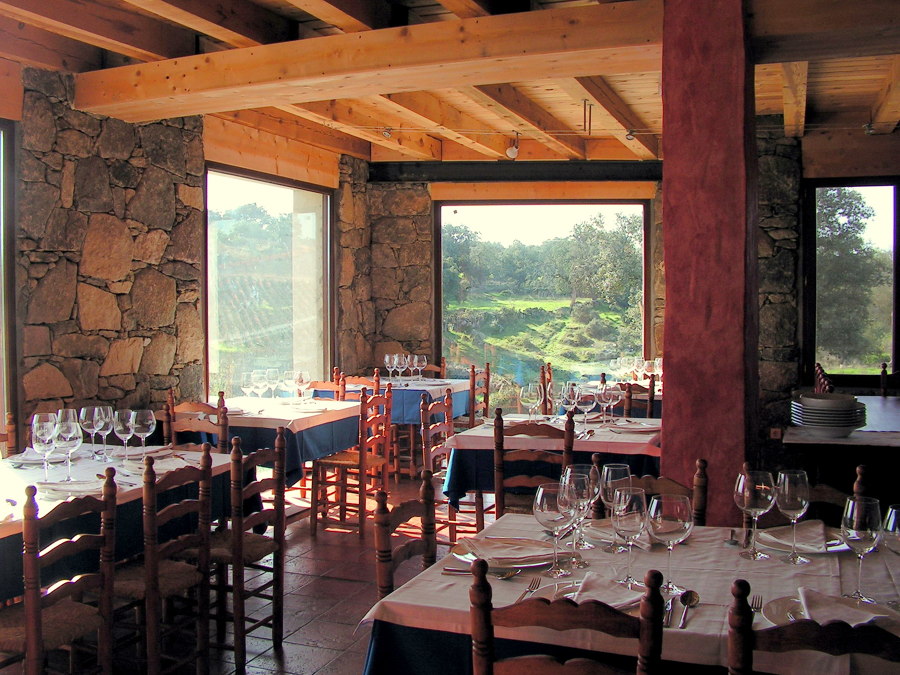 restaurante en piedra maciza
