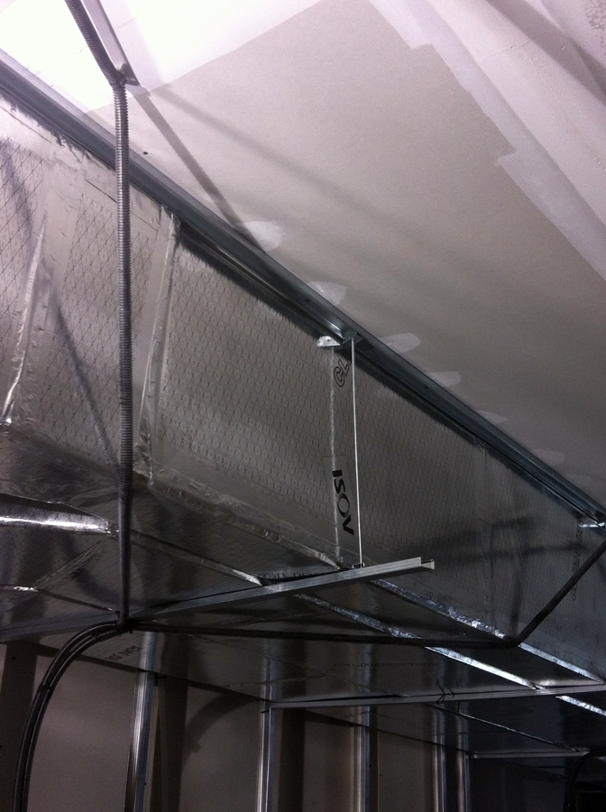 Restaurante pizzeria. Insonorización y decorativos