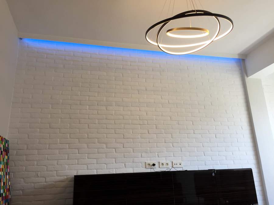 RETRO ILUMINACIÓN LED SALÓN