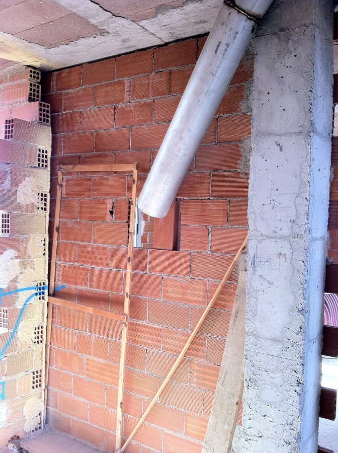 Revestimiento Chimenea Villa-real. Foto Vista Trasera