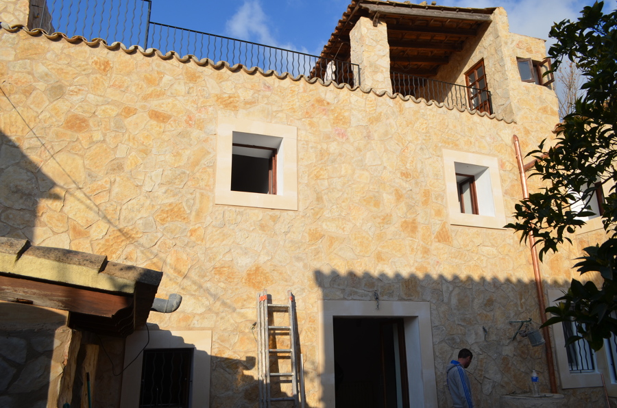 Revestimiento de fachada con piedra natural