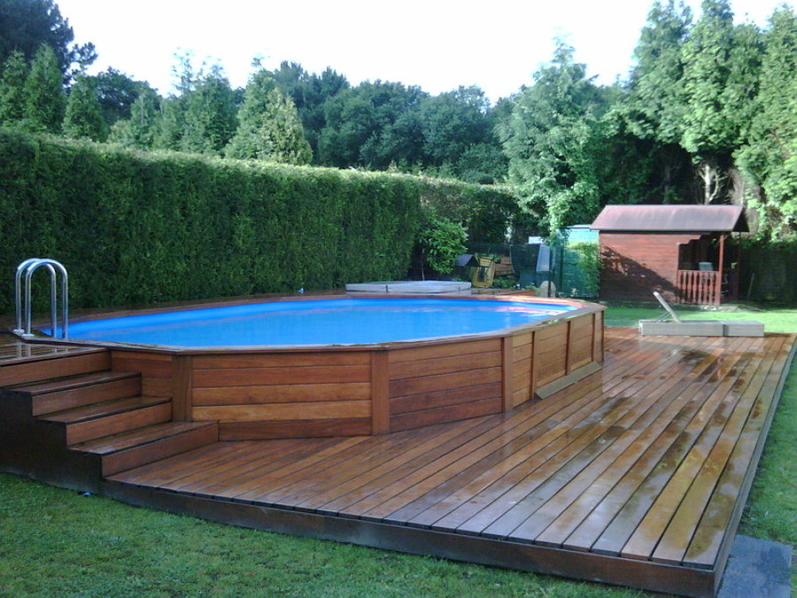 REVESTIMIENTO DE PISCINA CON PARQUET