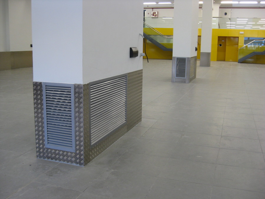 REVESTIMIENTO Y REJILLA DE PILARES