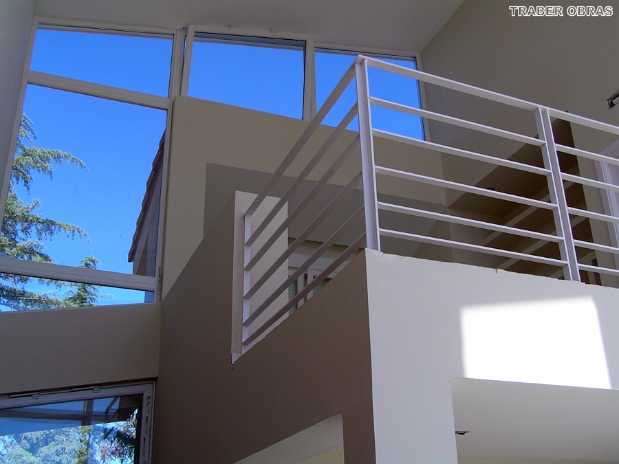 REVESTIMIENTOS INTERIORES Y CARPINTERÍA.