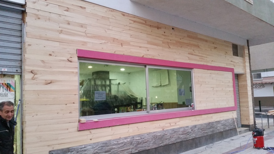 revistiendo la fachada con madera