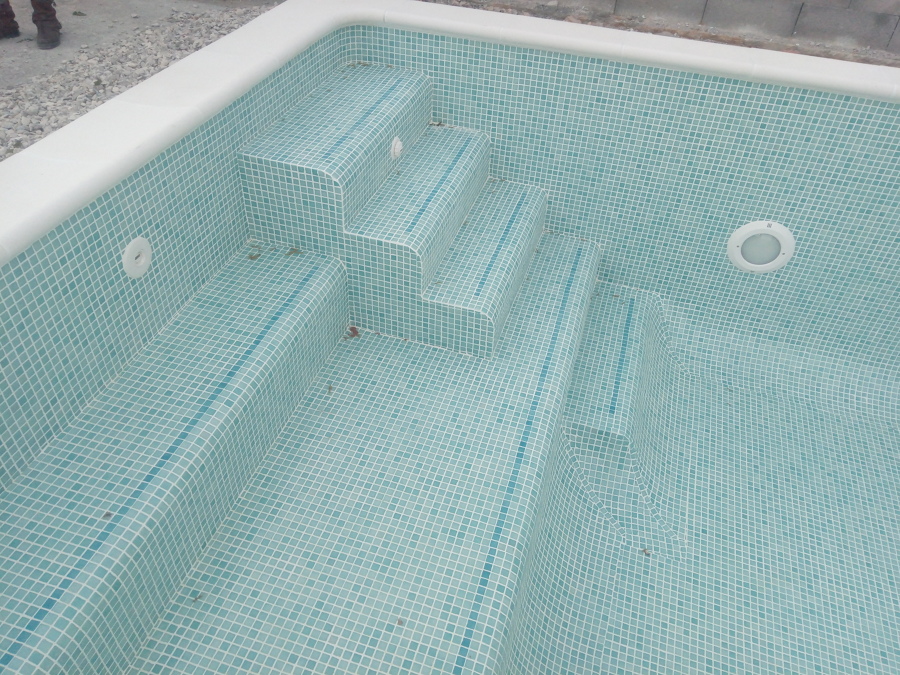 Ribetes de señalización en azul tenue.