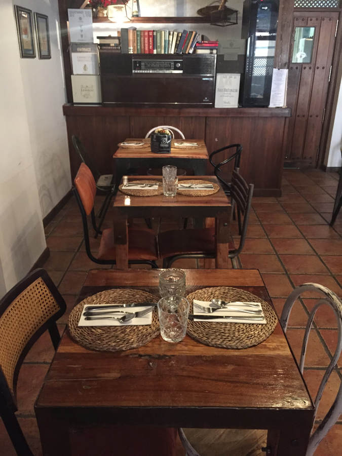 Rincón con radio antigua