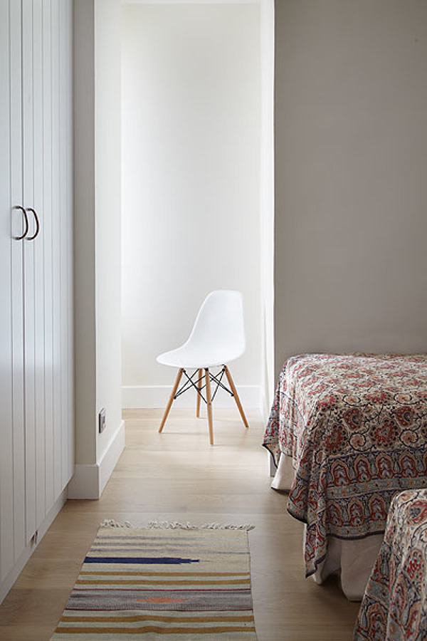 RINCÓN DE LECTURA EN EL DORMITORIO DE INVITADOS