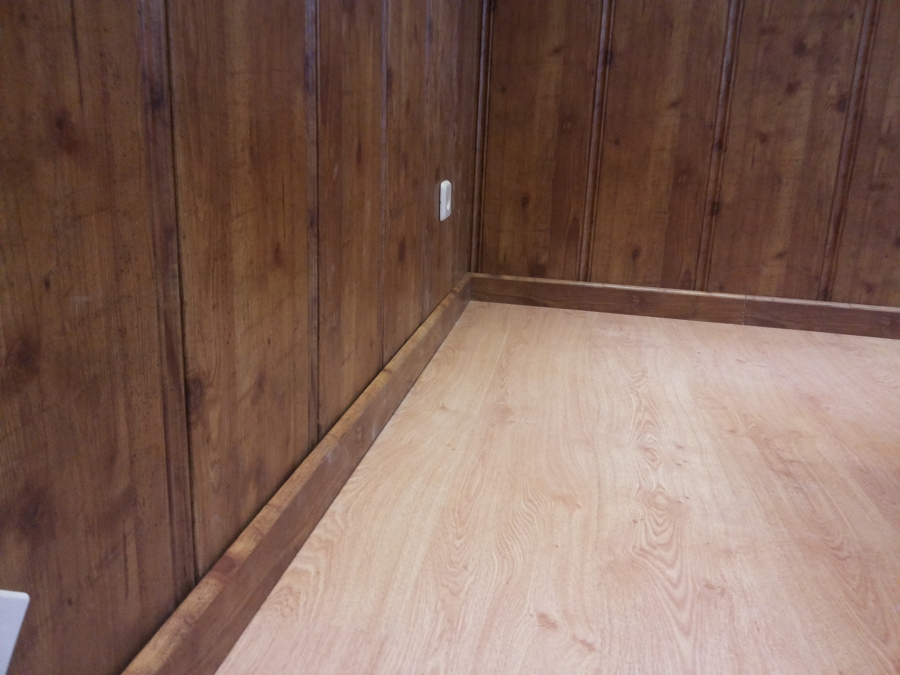 Rodapíe en zona de friso