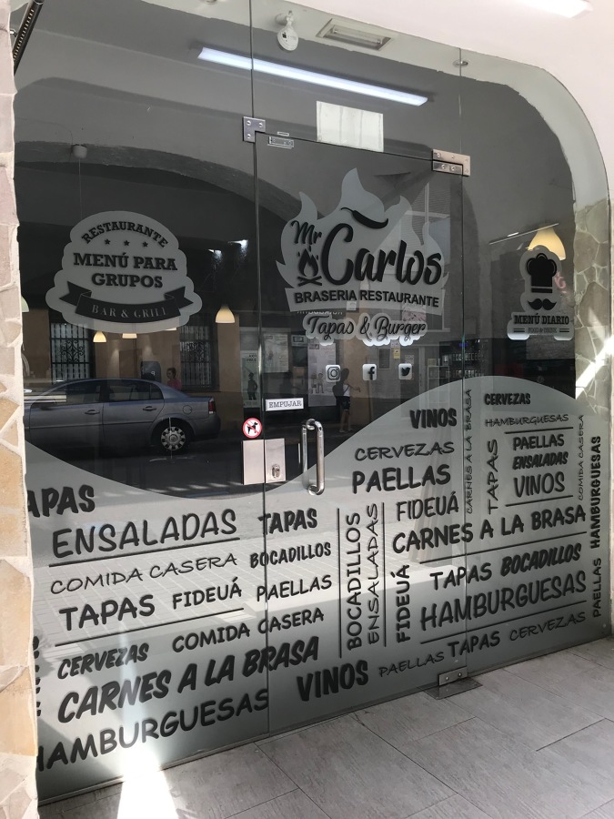 Rotulación puerta exterior