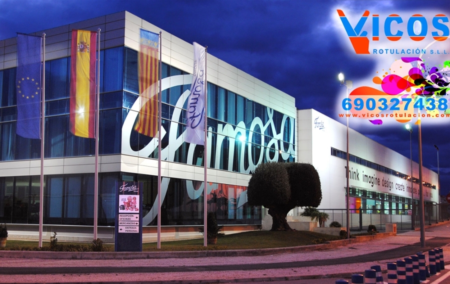 Rotulación y Señalitica de la Fabrica de Muñecas Famosa en Alicante