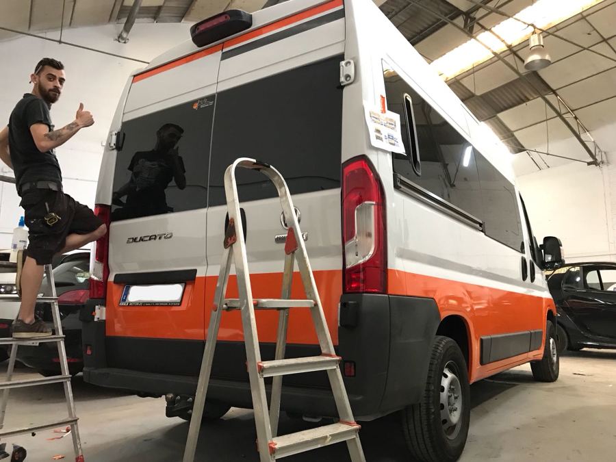 Rotulando la furgoneta!