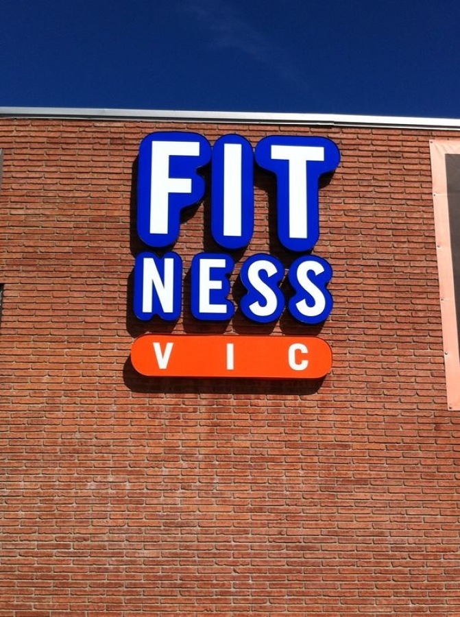 Rótulo con luz letras corpóreas