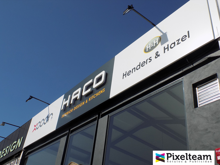 rotulo gandeja de composite + letras corporeas