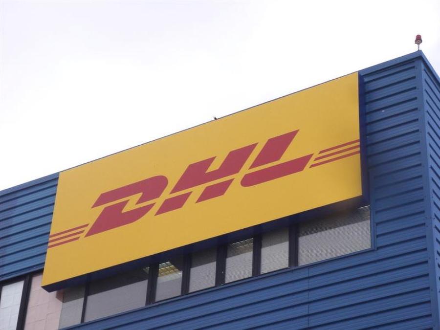 ROTULO LUMINOSO DHL