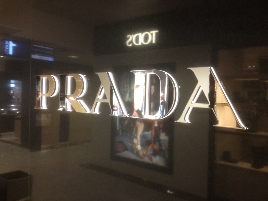 RÓTULOS CORPÓREOS DE DISEÑO EXCLUSIVO