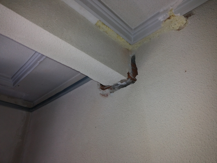 Roza para meter cables para la iluminación de la zona de Ventana