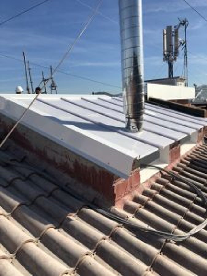 sacar el andamio existente en el primer patio de luces ya restaurado y pintado