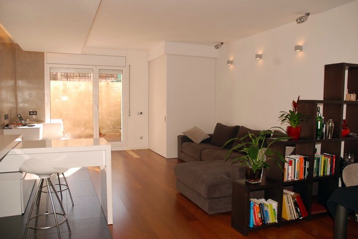 Sala - Acceso dormitorio cerrado