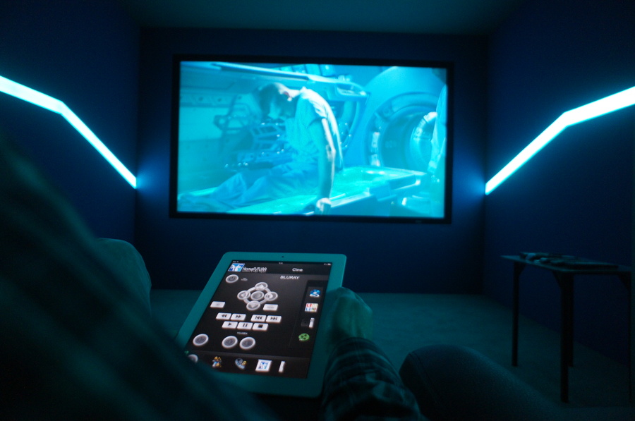 Sala de cine controlada con KNX y CRESTRON