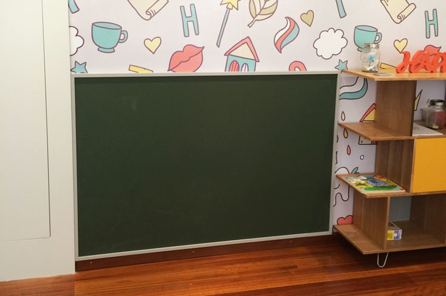 Sala de espera infantil. Pizarra.