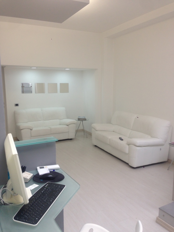 Sala de espera y desk