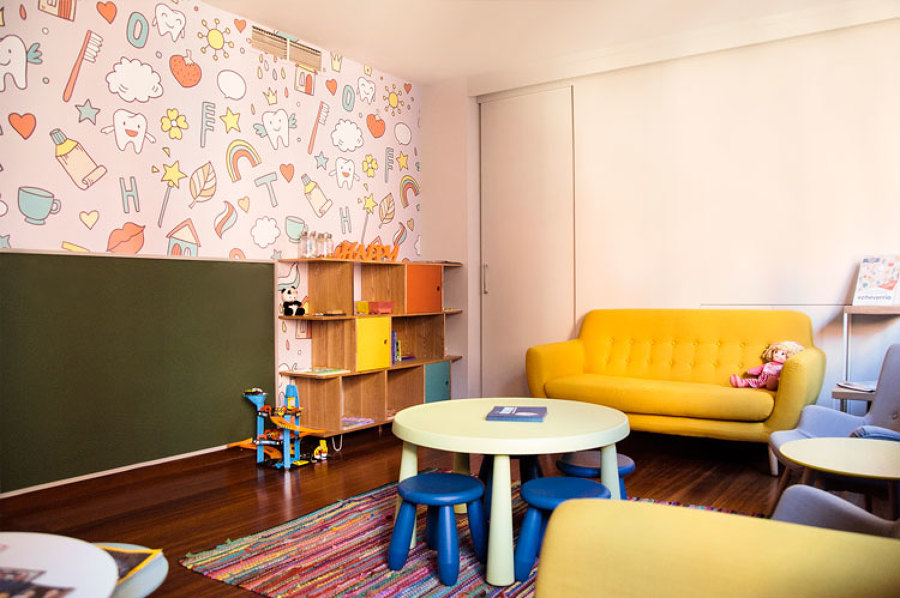 Sala de espra infantil. Zona de juegos.
