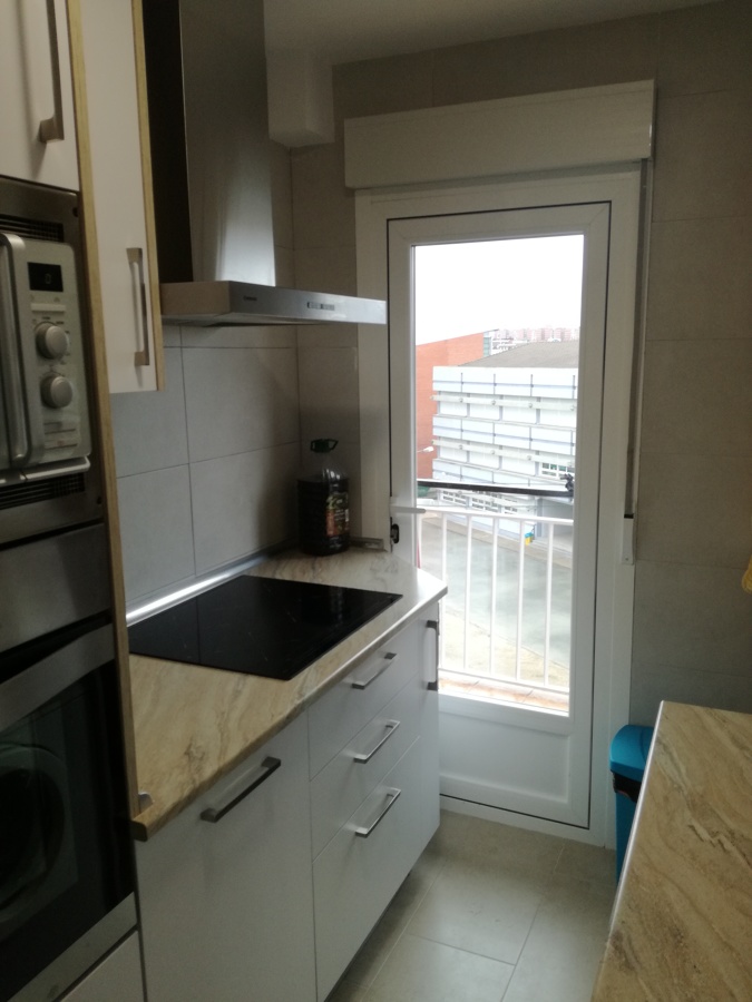 SALIDA TERRAZA DESDE COCINA