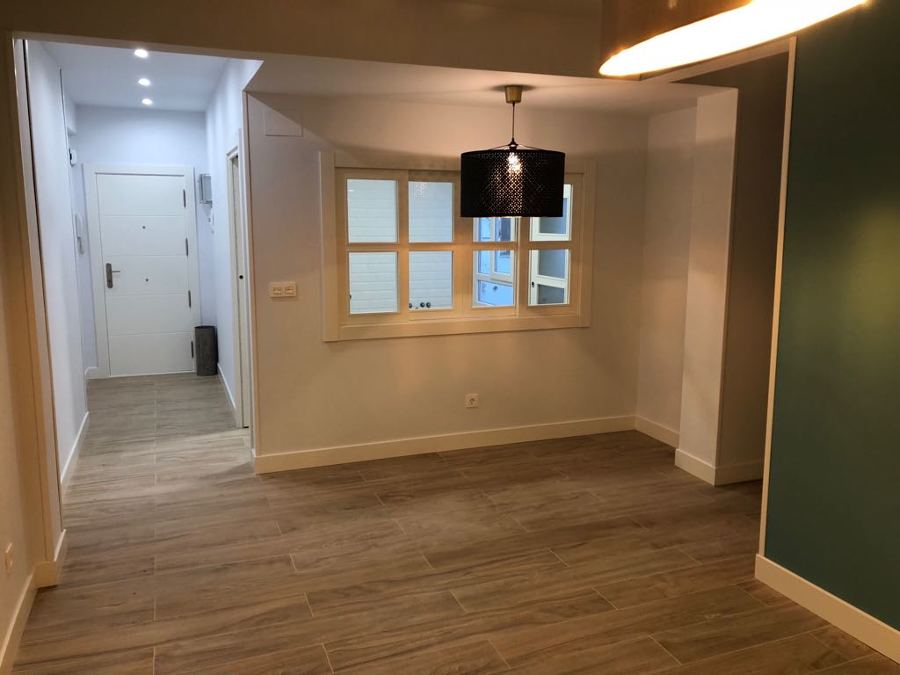 Salon-comedor con acceso a cocina