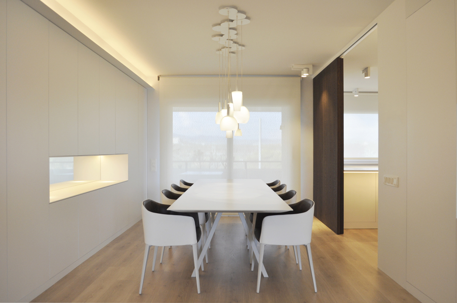 Salon Comedor con mueble para la vajilla