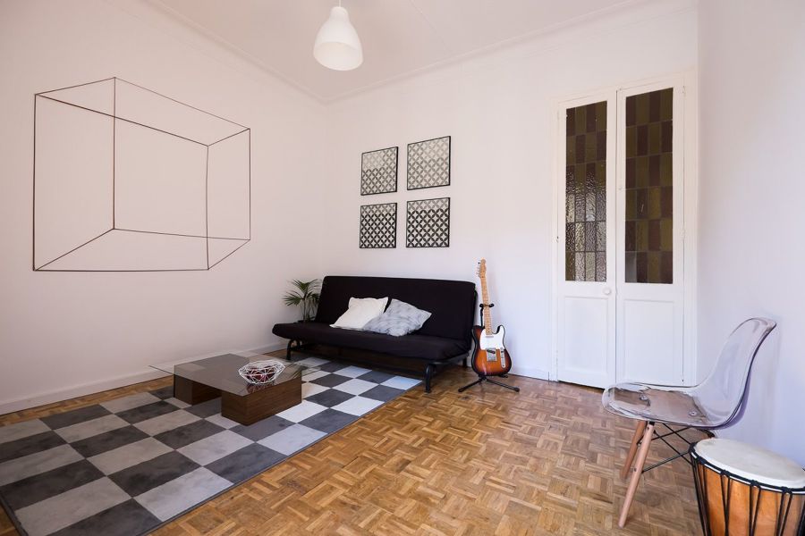 Salón comedor con suelo de linóleo