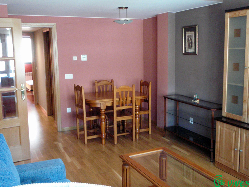 Salón comedor de piso diseñado para alquiler en Zaragoza