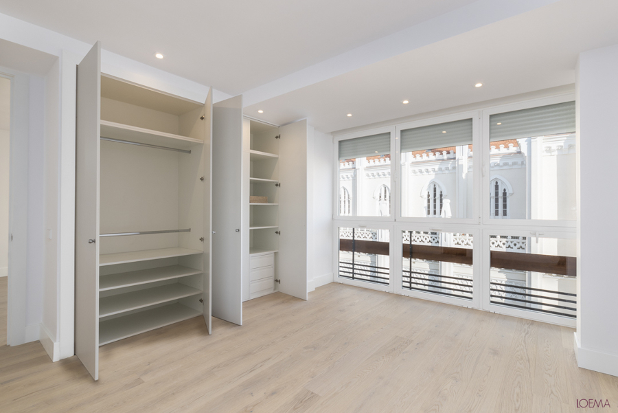 Salón con armario a medida